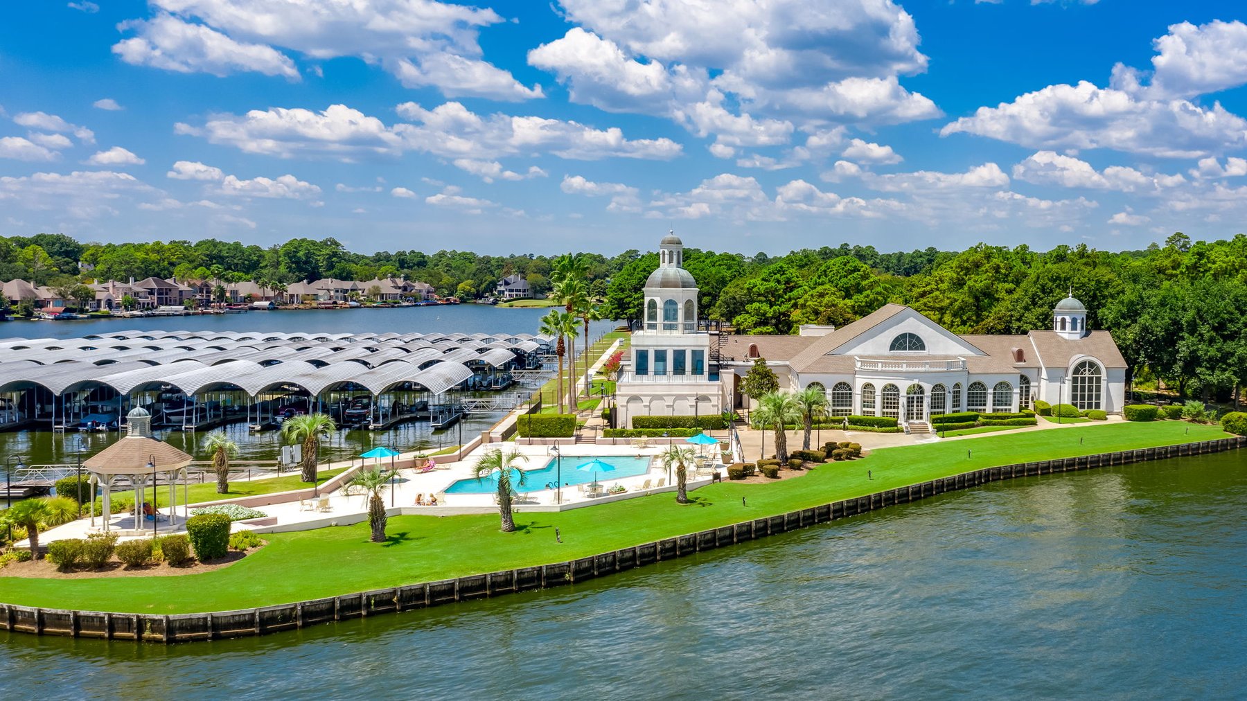 Bentwater marina and Yacht Club context
